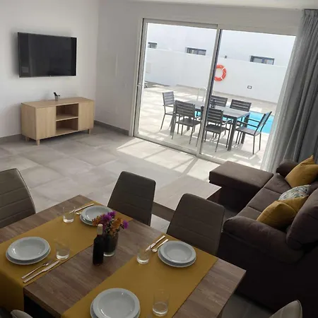 Vuelo, Con Piscina Y Barbacoa Disfrutar Villa *