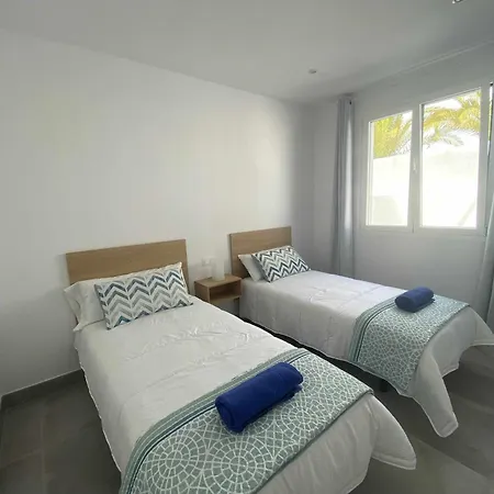 Villa Vuelo Con Piscina Y Barbacoa Disfrutar
