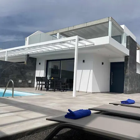 Vuelo Con Piscina Y Barbacoa Disfrutar