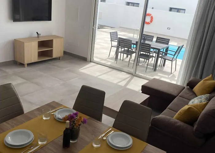 Vuelo, Con Piscina Y Barbacoa Disfrutar 别墅 *