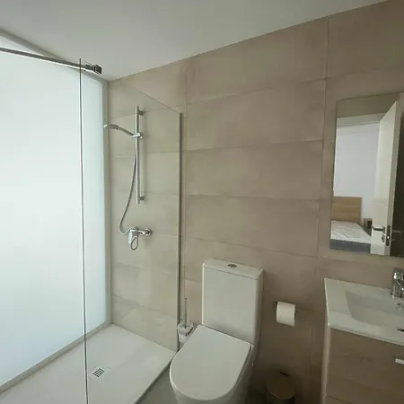 Vuelo, Con Piscina Y Barbacoa Disfrutar