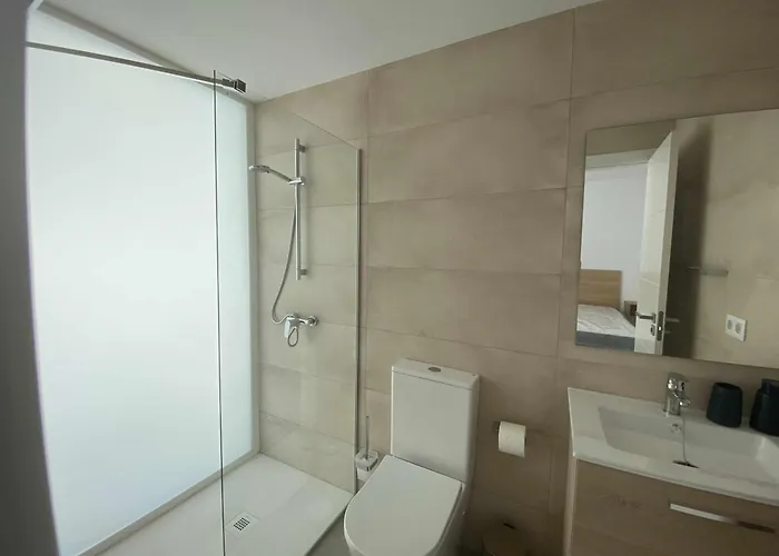 Vuelo, Con Piscina Y Barbacoa Disfrutar